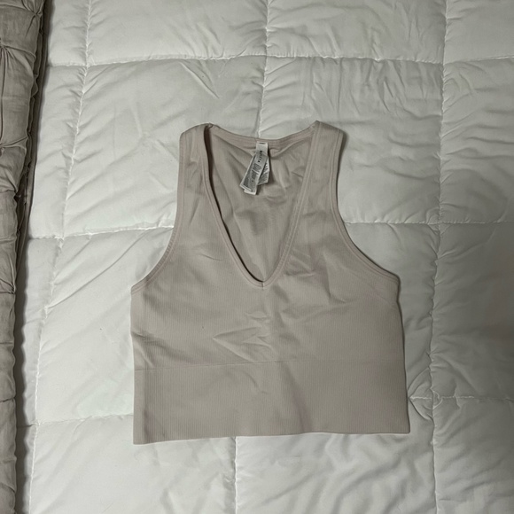 Athlete Aurora Cropped Ribbed Tank - Picture 3 of 5